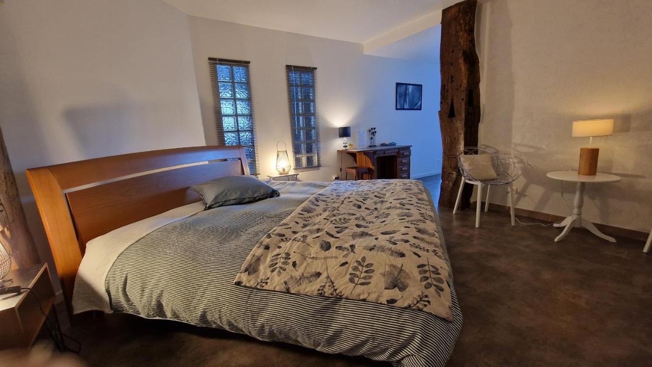 Bed and Breakfast Domaine Le Puits Du Moulin Comberjon Экстерьер фото