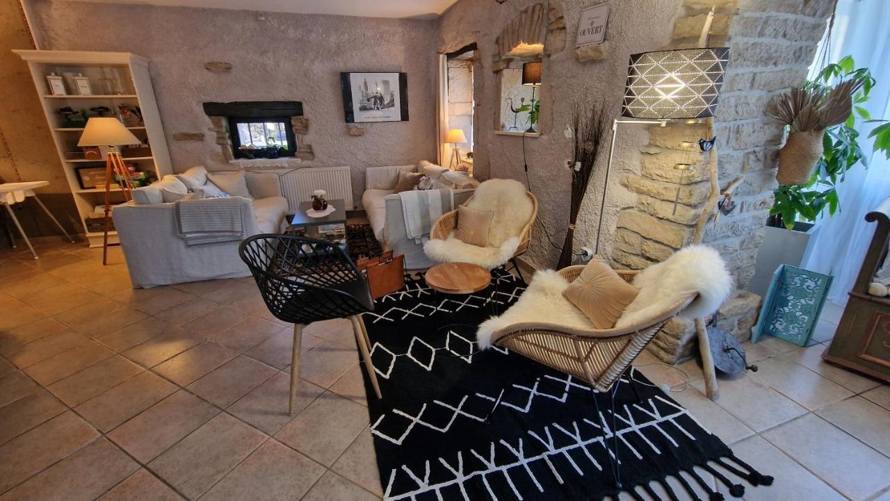 Bed and Breakfast Domaine Le Puits Du Moulin Comberjon Экстерьер фото